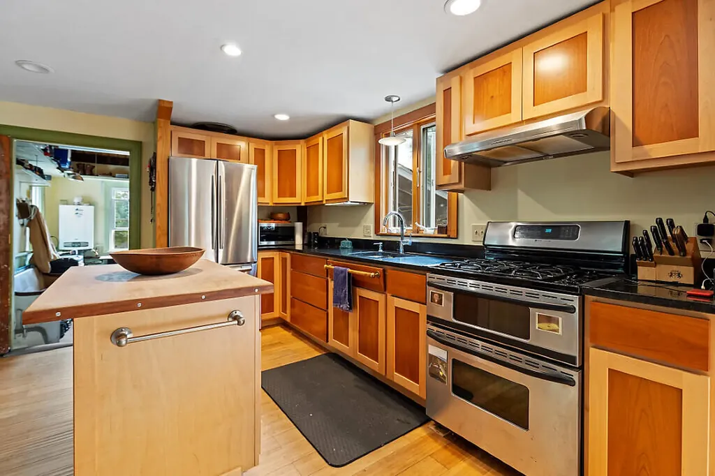 850 Lawrence Road Pownal ME 04069