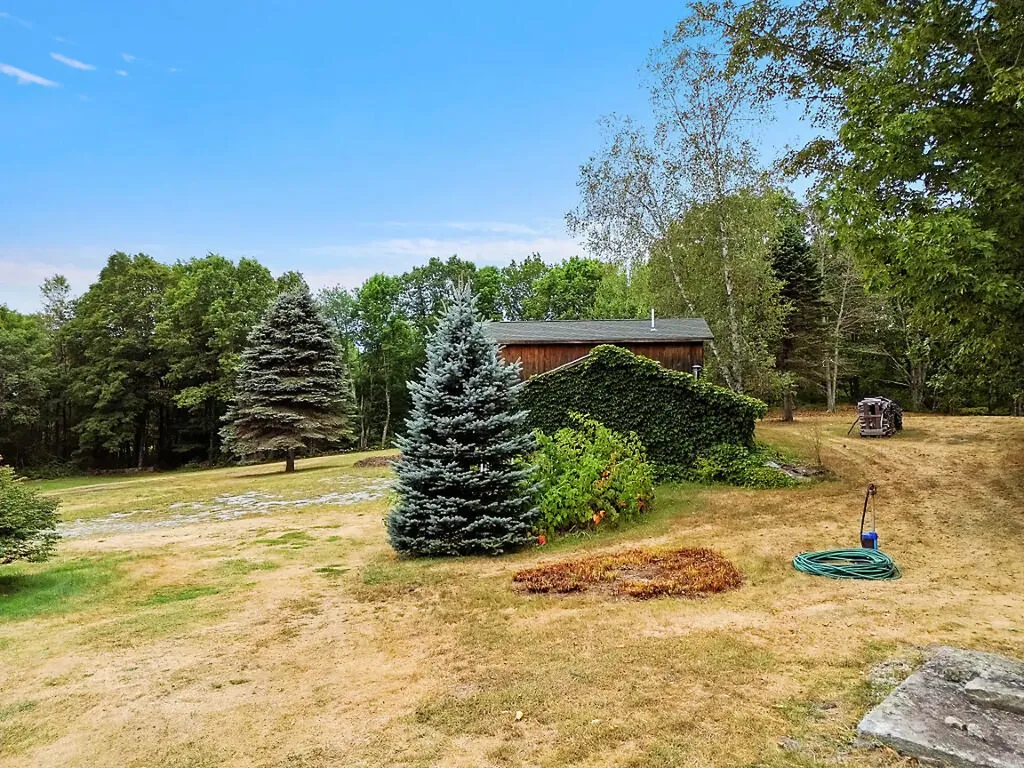 850 Lawrence Road Pownal ME 04069