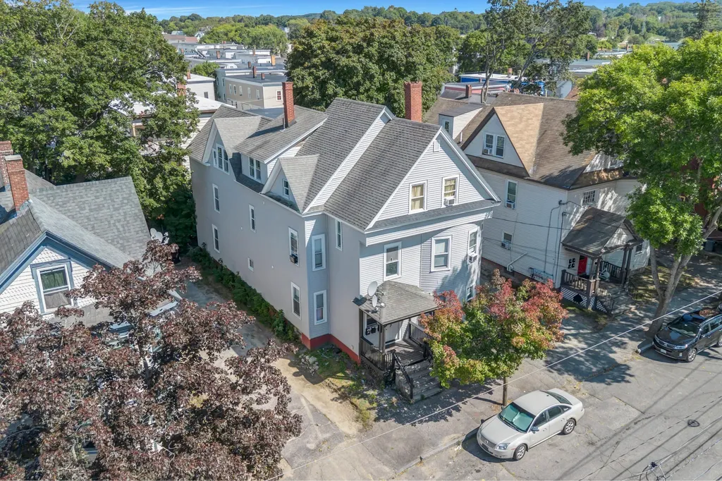 32 Howe Street Lewiston ME 04240