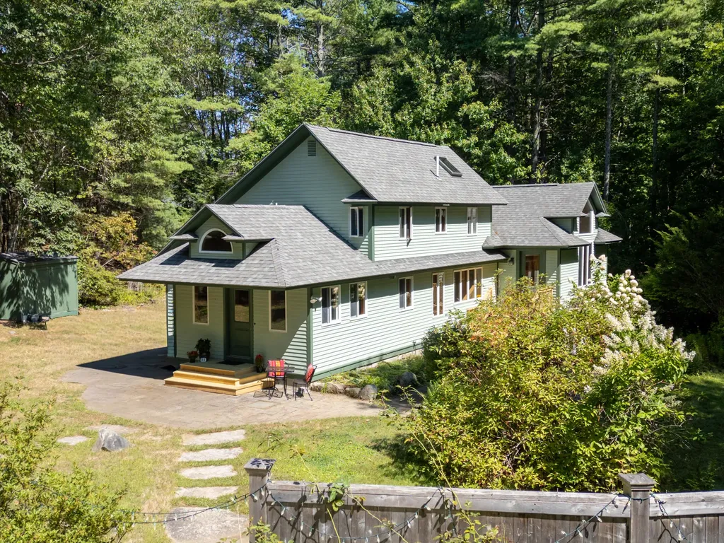 81 North Village Road York ME 03902