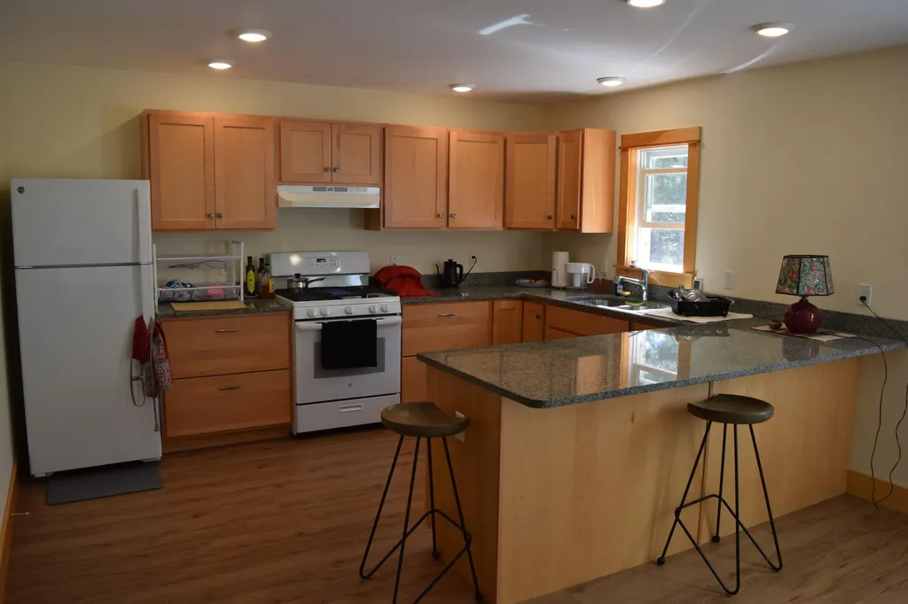 12 Maslow Square Blue Hill ME 04614