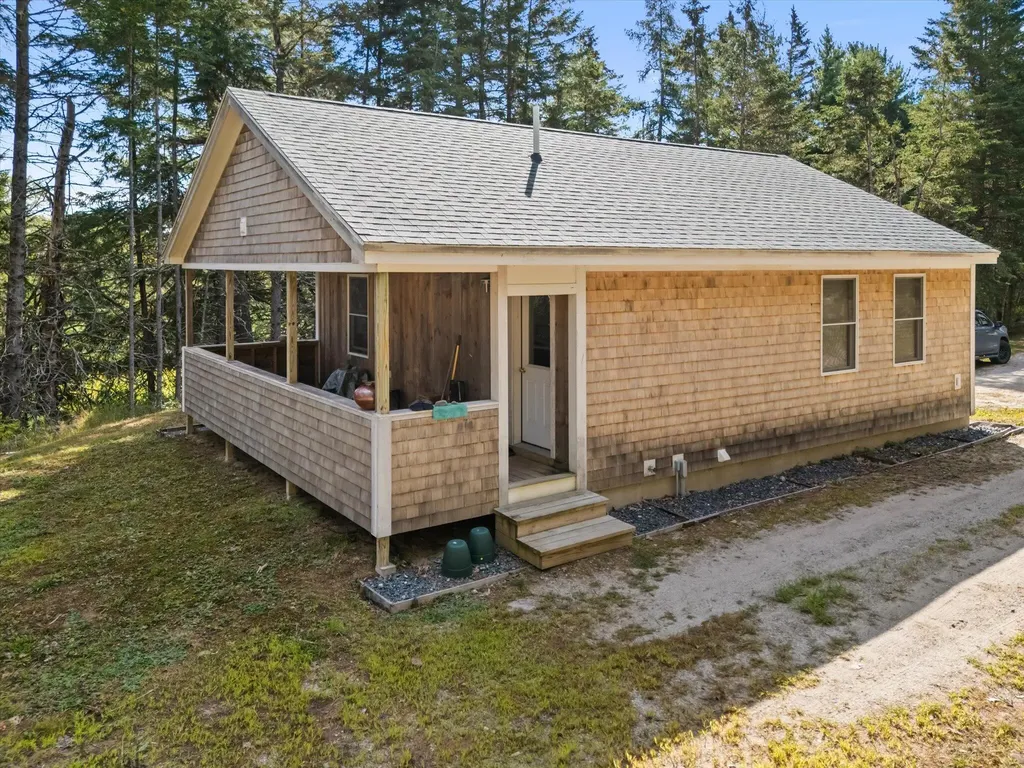 12 Maslow Square Blue Hill ME 04614