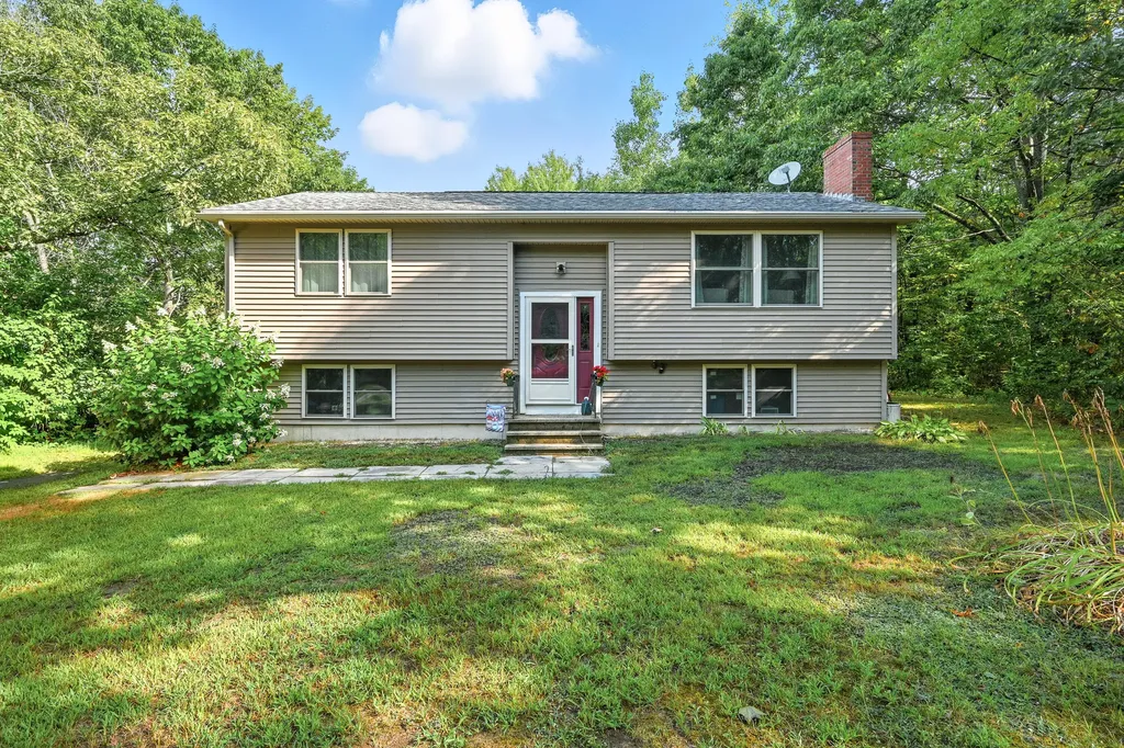 729 High Street West Gardiner ME 04345