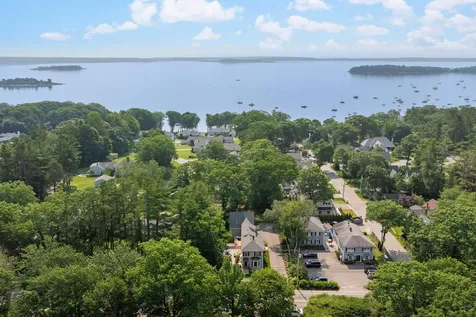 319 Foreside Road Falmouth ME 04105