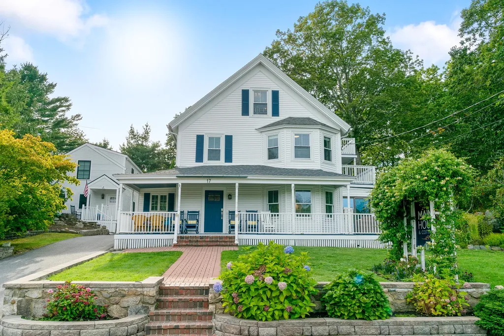 17 Glen Avenue Ogunquit ME 03907