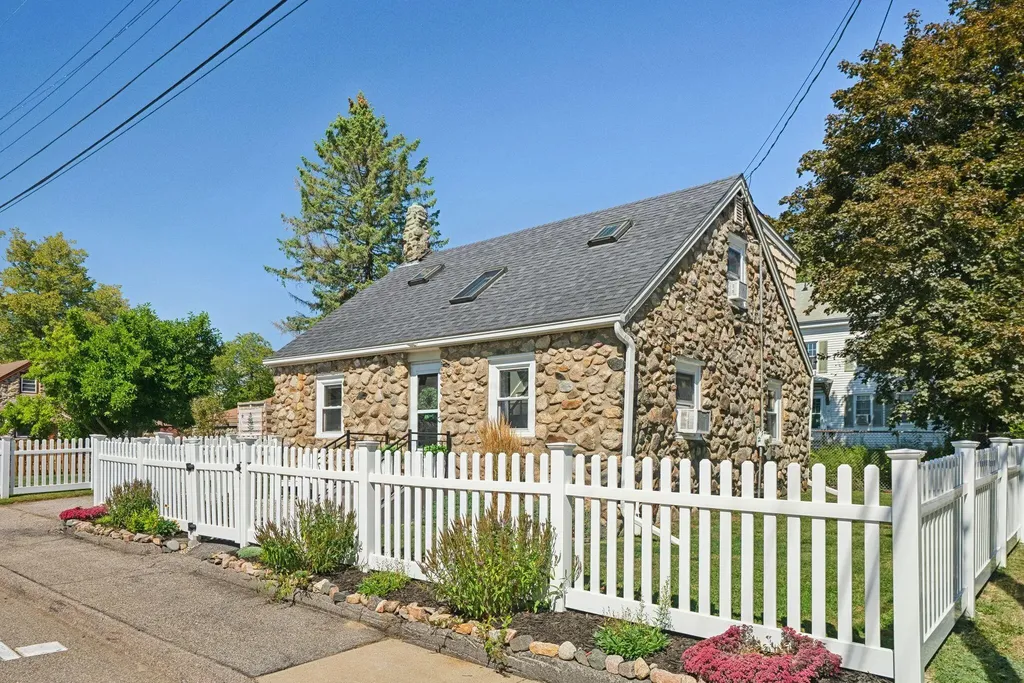 1 Pond Street Saco ME 04072