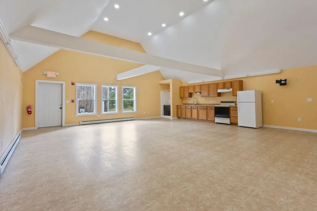 204 Gray Road Cumberland ME 04021