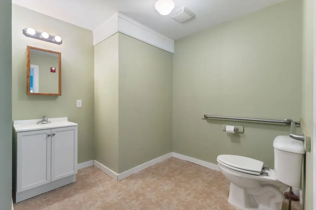 204 Gray Road Cumberland ME 04021