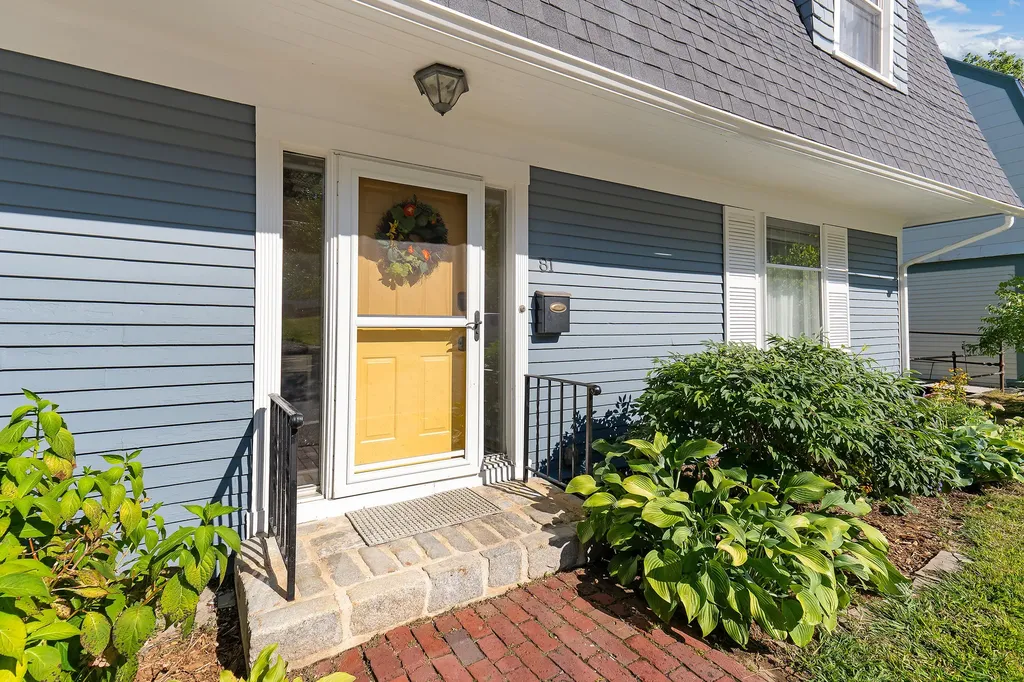 81 Highland Avenue Auburn ME 04210