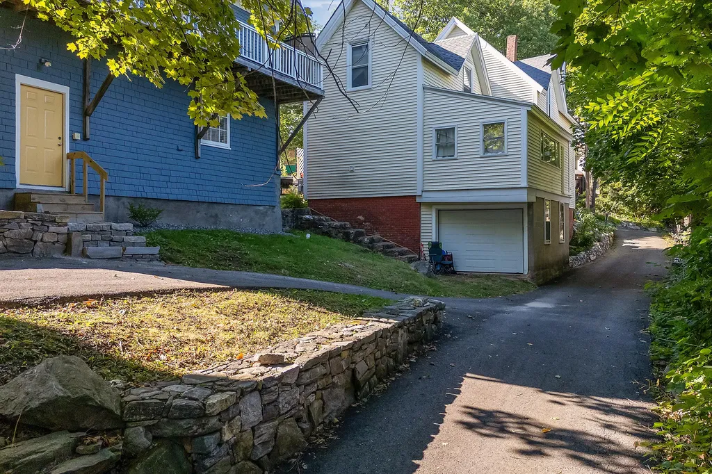 81 Highland Avenue Auburn ME 04210