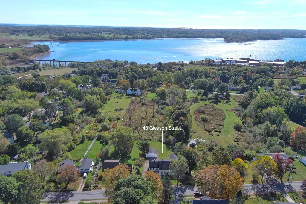 Thomaston ME 04861