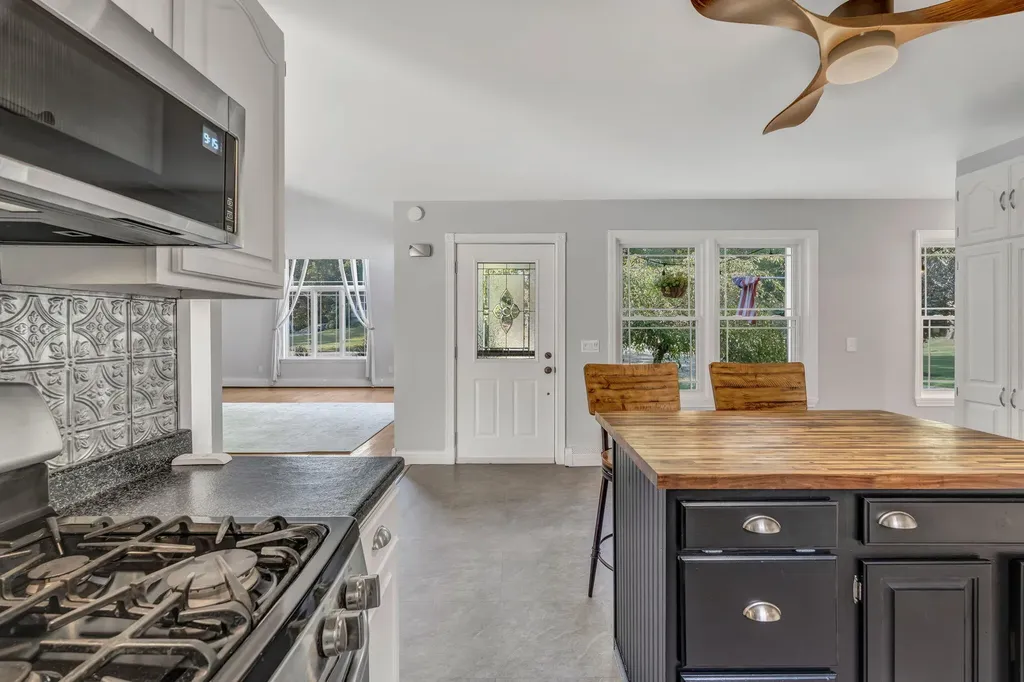 212 Vickery Road Auburn ME 04210