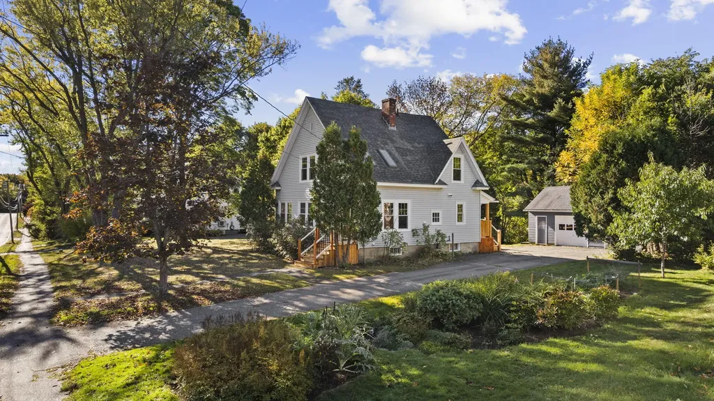 77 Bennoch Road Orono ME 04473