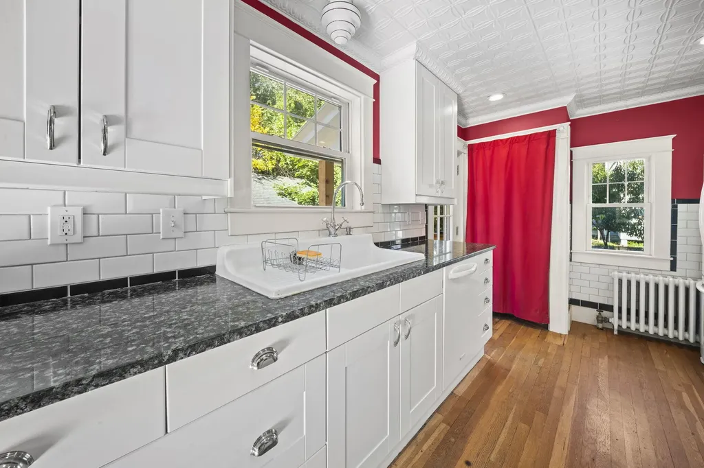 77 Bennoch Road Orono ME 04473