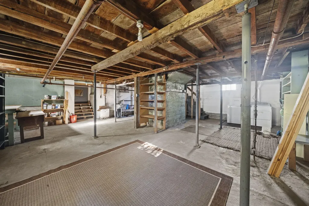 77 Bennoch Road Orono ME 04473