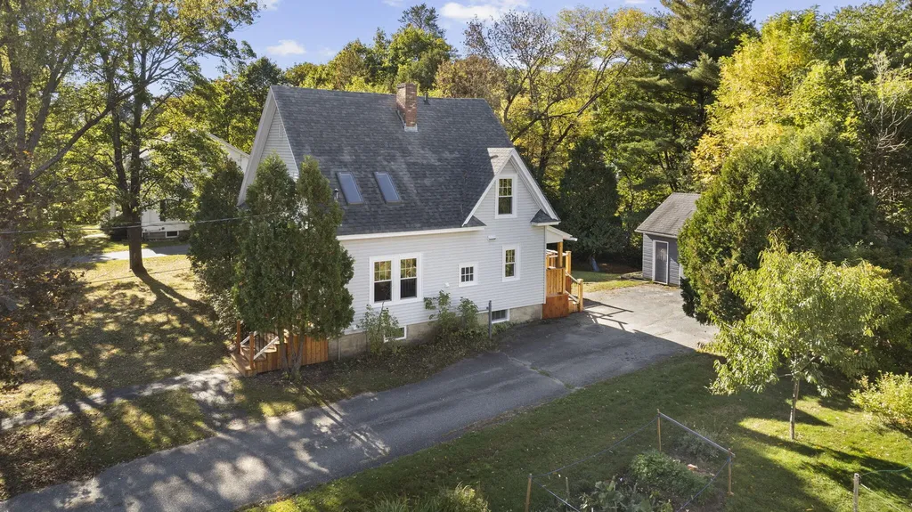77 Bennoch Road Orono ME 04473