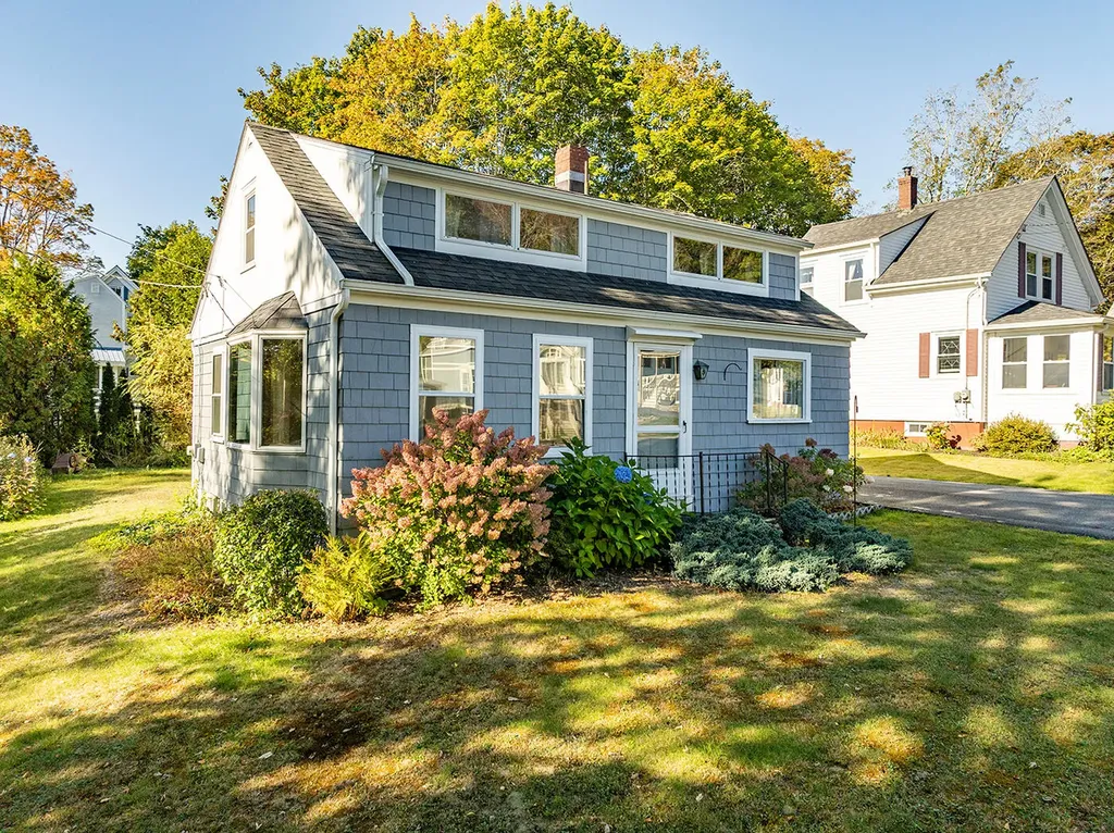 9 Harden Avenue Camden ME 04843
