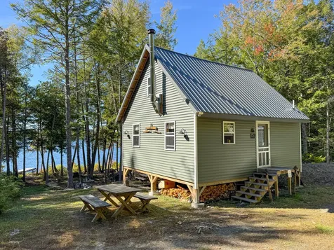 10 Crooked Pond Road Lincoln ME 04457
