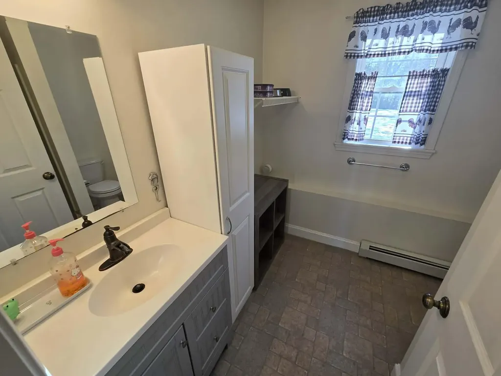 173 Center Drive Orrington ME 04474