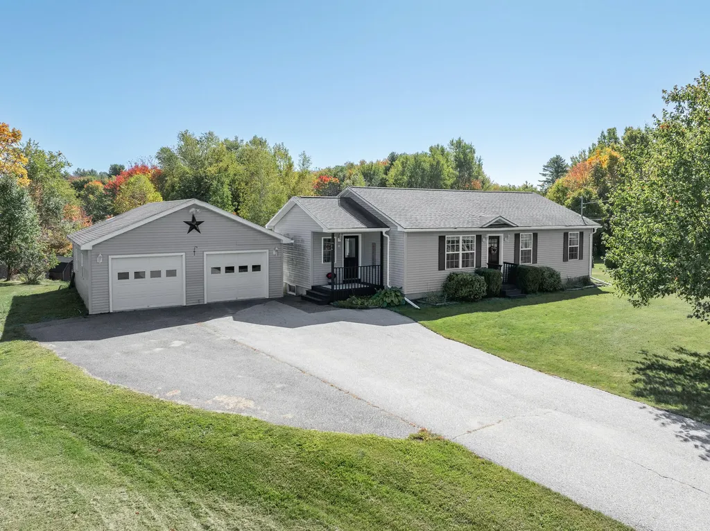 11 Sinclair Road Levant ME 04456