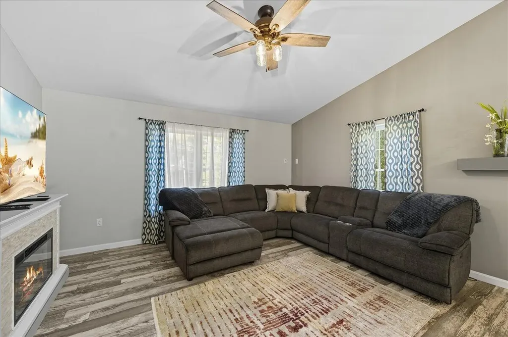 137 Aa Landing Road Glenburn ME 04401
