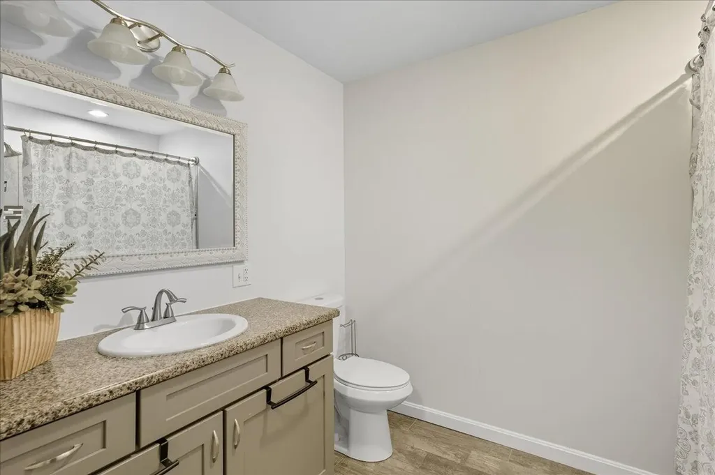 137 Aa Landing Road Glenburn ME 04401