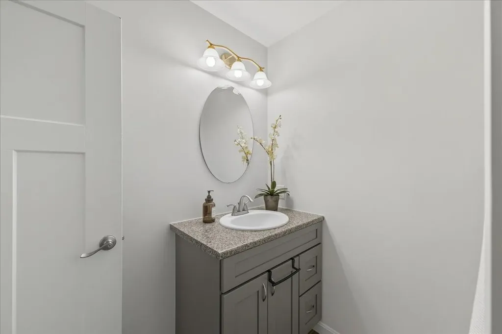 137 Aa Landing Road Glenburn ME 04401