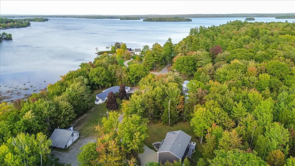 137 Aa Landing Road Glenburn ME 04401