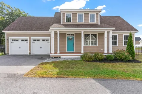 16 Black Sparrow Drive Portland ME 04102