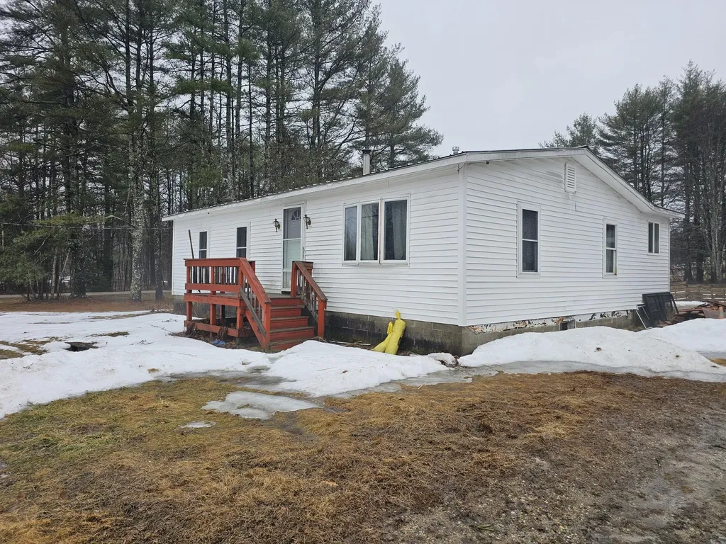 1733 N Road Cornish ME 04020
