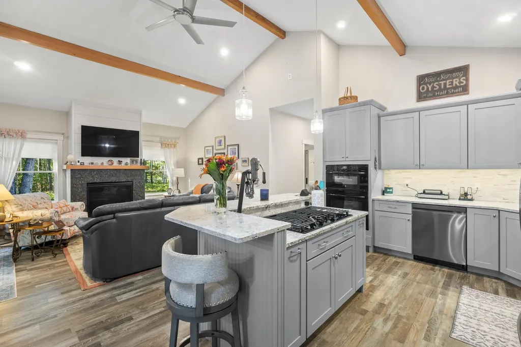 55 Somerset Place Topsham ME 04086