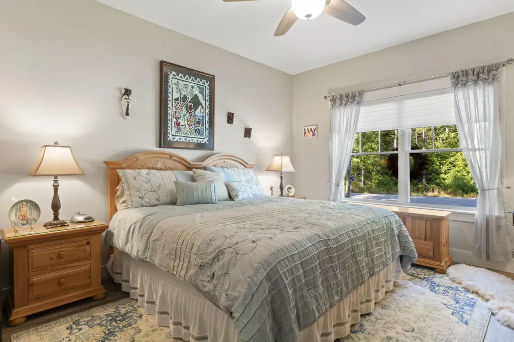 55 Somerset Place Topsham ME 04086