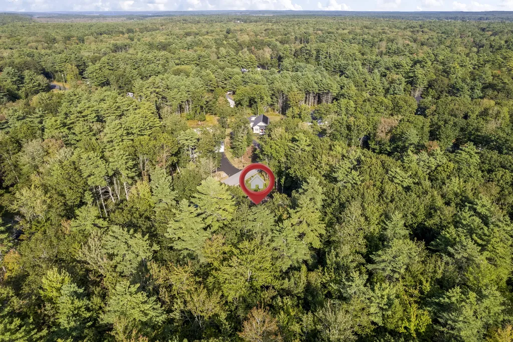 55 Somerset Place Topsham ME 04086