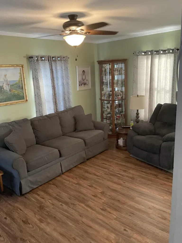 17 Baker Street Clinton ME 04927