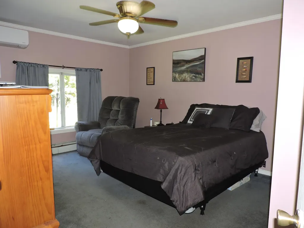 17 Baker Street Clinton ME 04927
