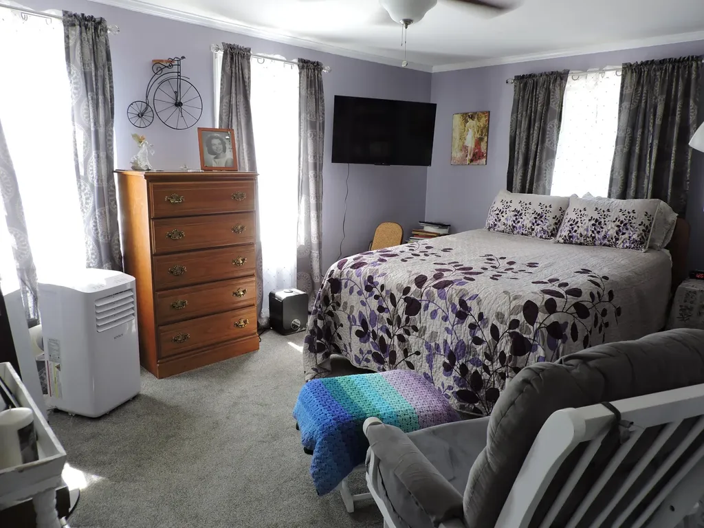 17 Baker Street Clinton ME 04927