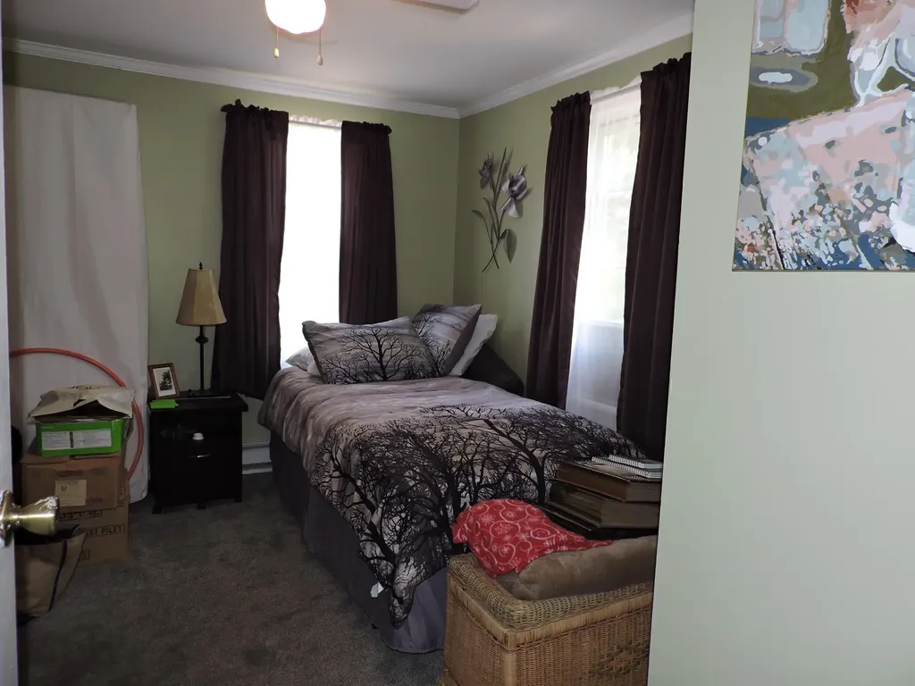 17 Baker Street Clinton ME 04927