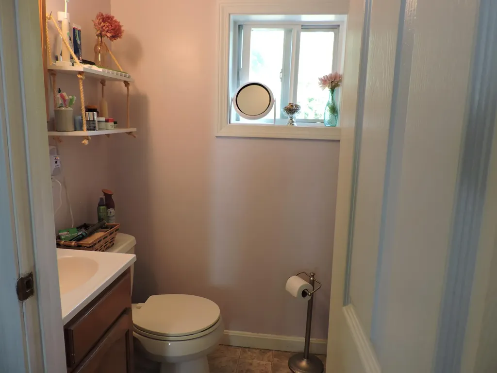 17 Baker Street Clinton ME 04927