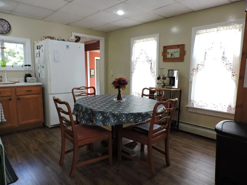 17 Baker Street Clinton ME 04927