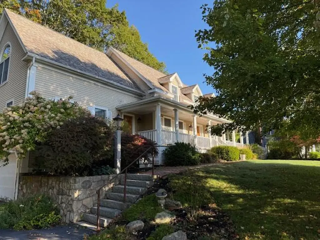 9 Jeffrey Drive York ME 03909