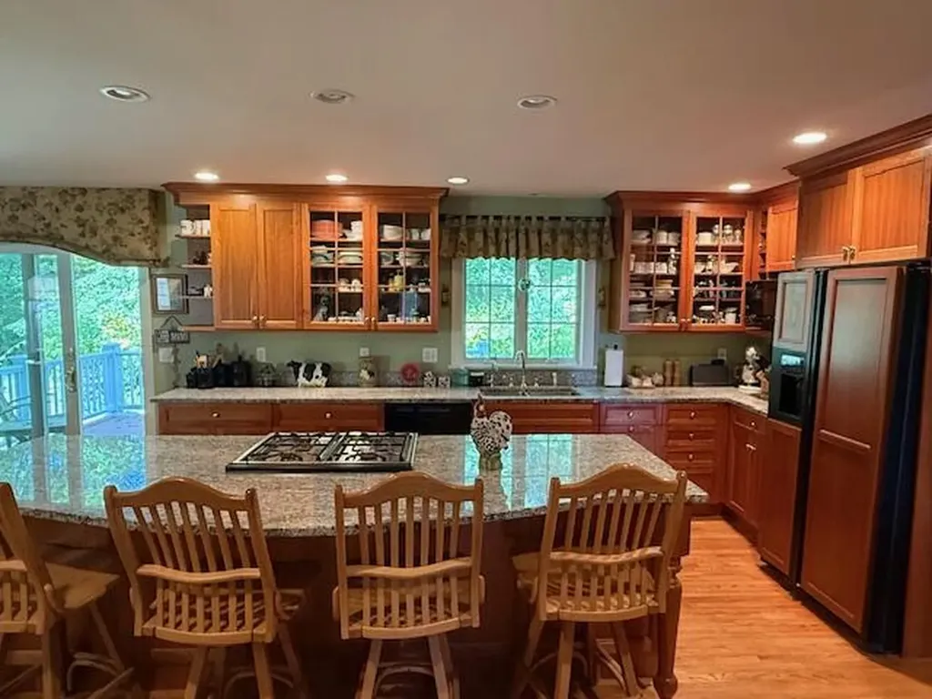 9 Jeffrey Drive York ME 03909