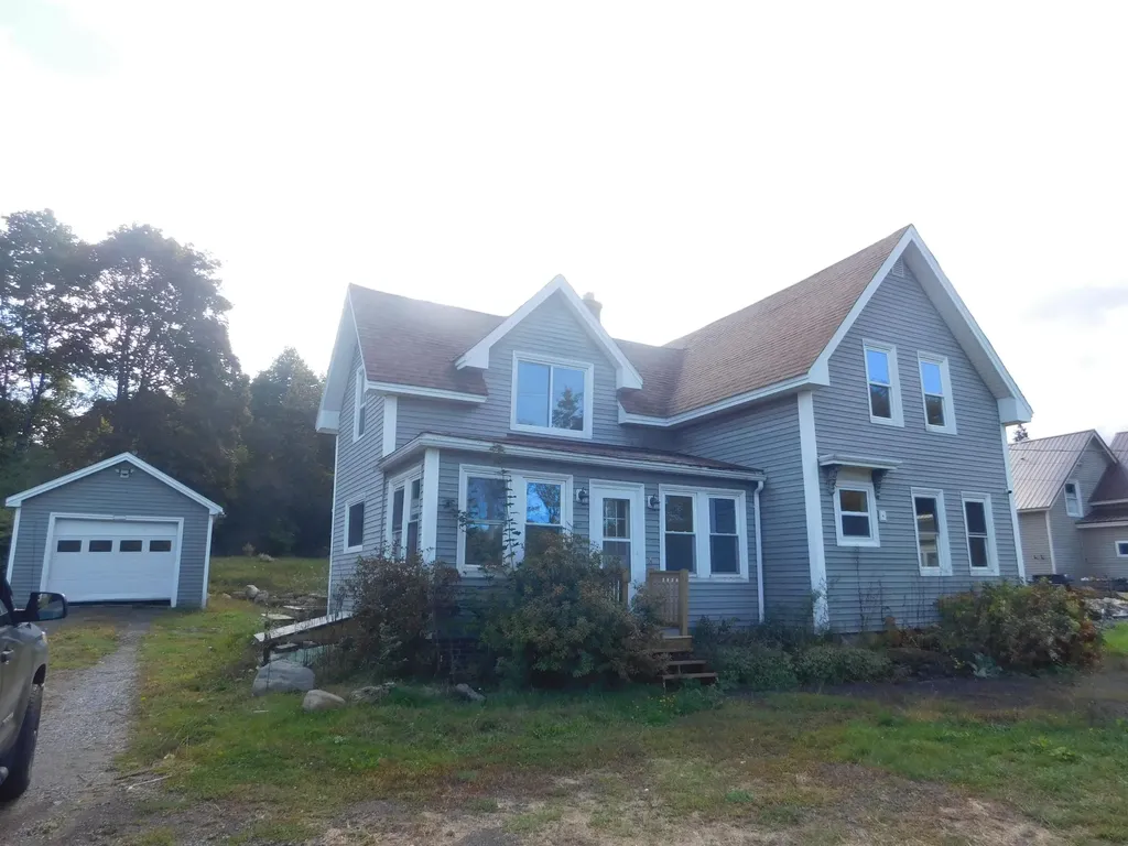 15 Main Road Eddington ME 04428