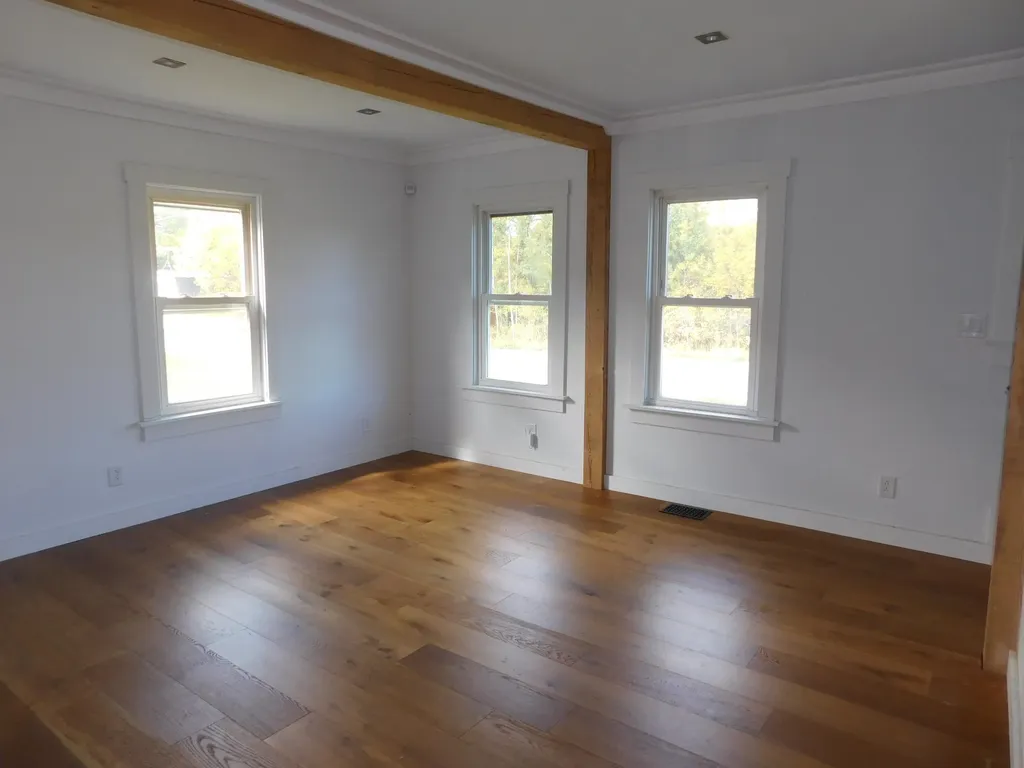 15 Main Road Eddington ME 04428