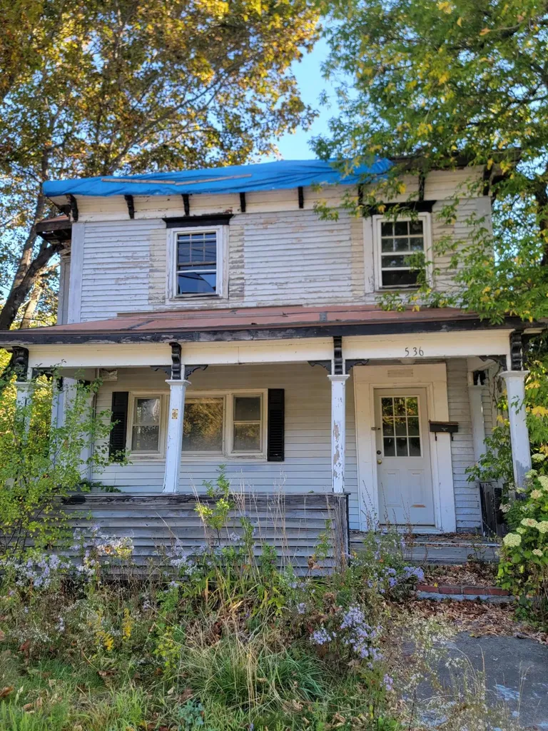 536 Main Street Calais ME 04619
