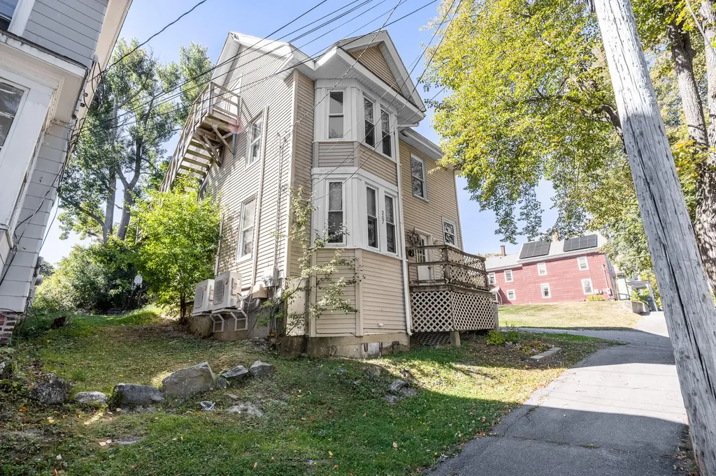 207 Warren Street Bangor ME 04401
