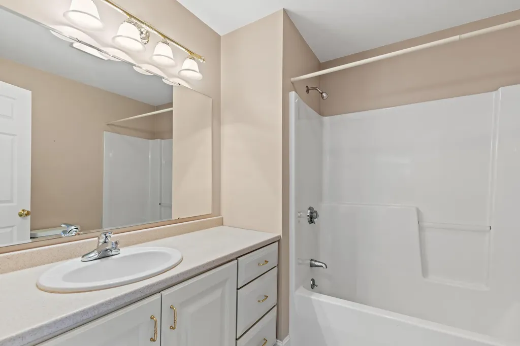21 Riverside Drive Alfred ME 04002