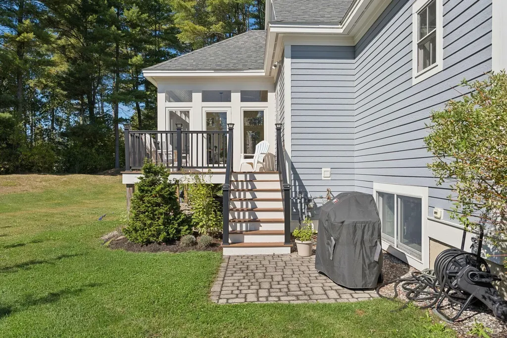 2 Bradbury Way Cumberland ME 04021