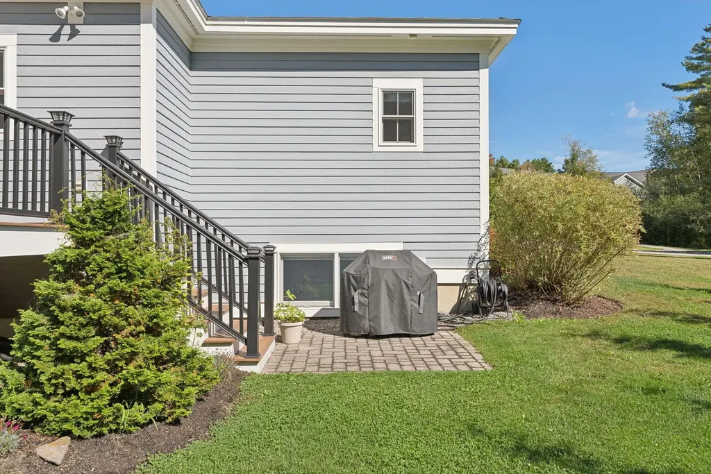 2 Bradbury Way Cumberland ME 04021