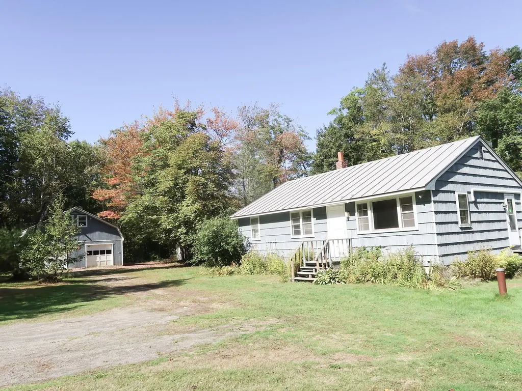 848 Whitefield Road Pittston ME 04345