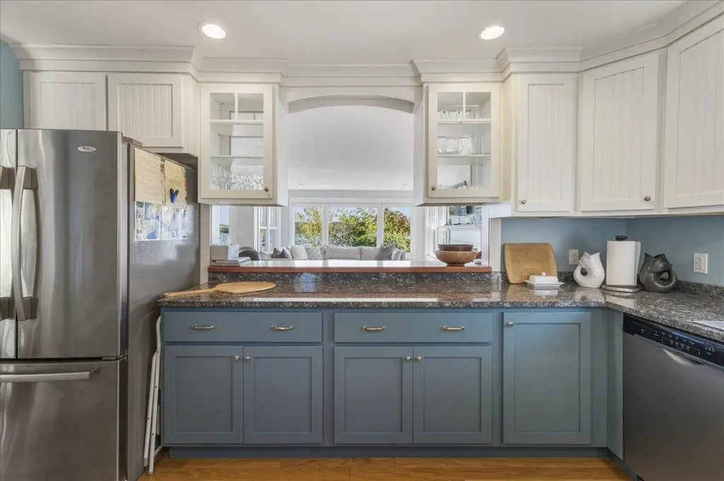 79 Perkins Street Castine ME 04421